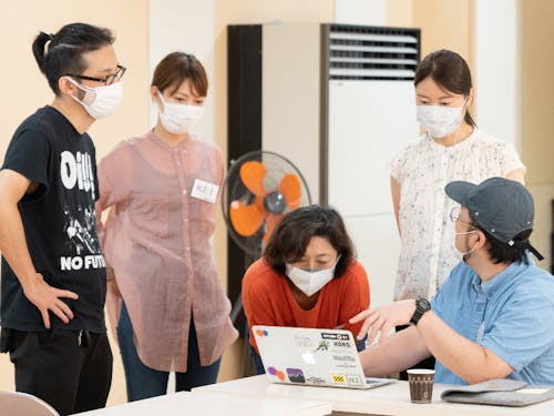 様々なバックグラウンドを持つ人とチームを組んで事業化を目指す