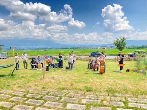 大自然の中での音楽会