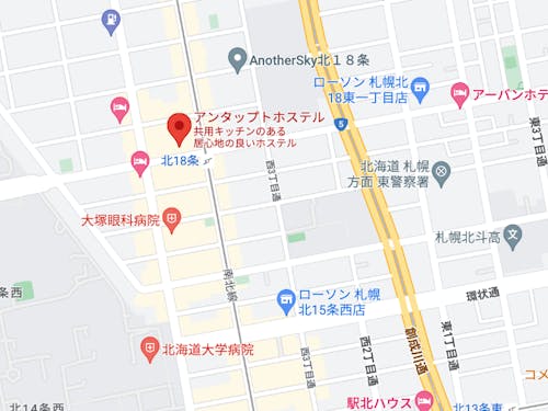 札幌の北海道大学に近い北18条エリアに位置する。地下鉄北18条駅から徒歩1分。