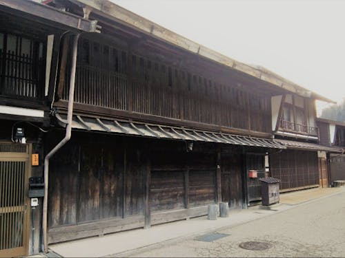 伝統的な外観の古民家物件です。