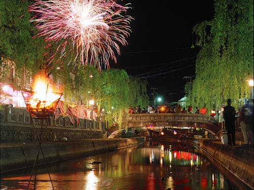 ぶどう園から約20分で城崎温泉街へ