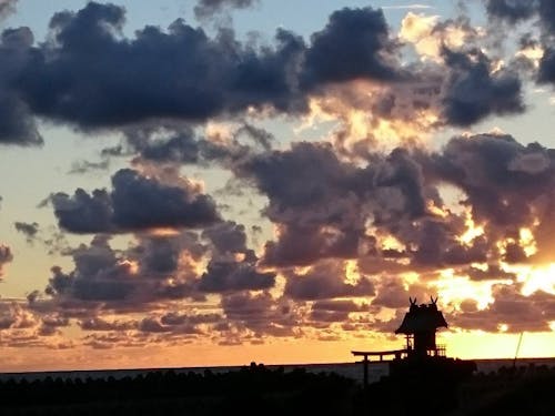 日本海は夕焼けが最高に綺麗です