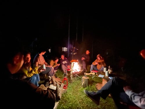 夜は焚き火でchillして自然を満喫!