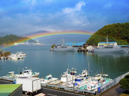 日本海側の港湾都市舞鶴 市内には約3,800もの事業所があります