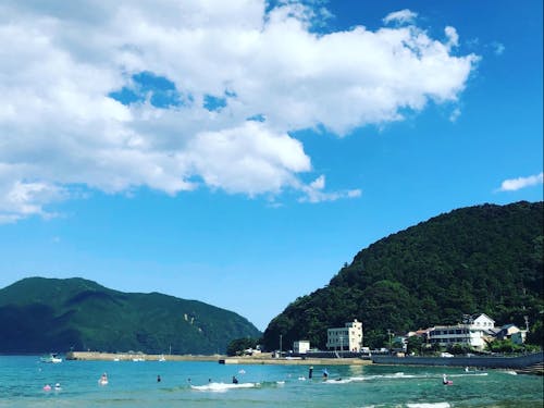 夏の暑さは海水浴で乗り越える!