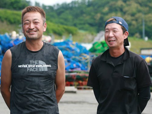 ホタテ養殖の組合員さんと先輩ワーカー