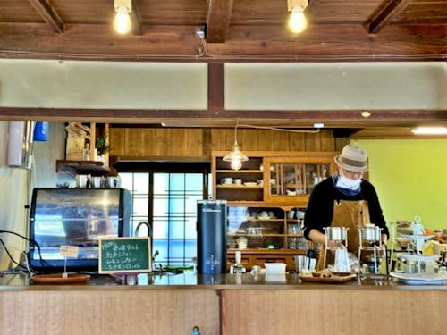 先輩移住者がリノベーションしてオープンした古民家カフェ