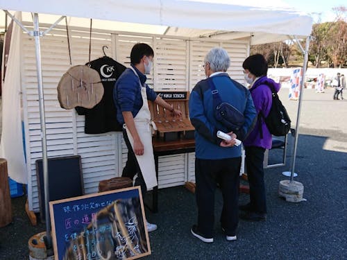 職人さんと直接触れ合う時間がイベントの醍醐味。
