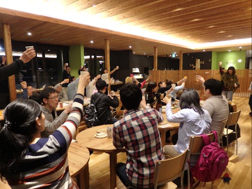 交流会の準備や後片付け、移住のお悩み相談、資料づくりなど業務はさまざま。