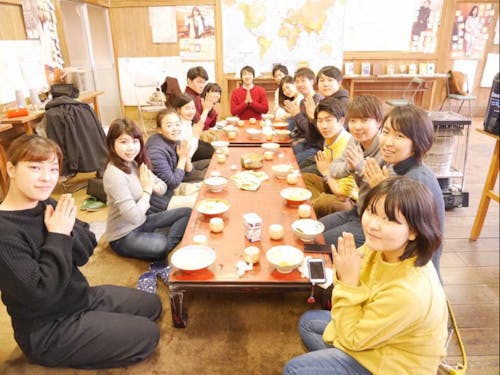 毎日３食、みんなで囲むご飯の時間は一段と味わい深い。