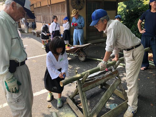 地域の人と一緒に物作り体験