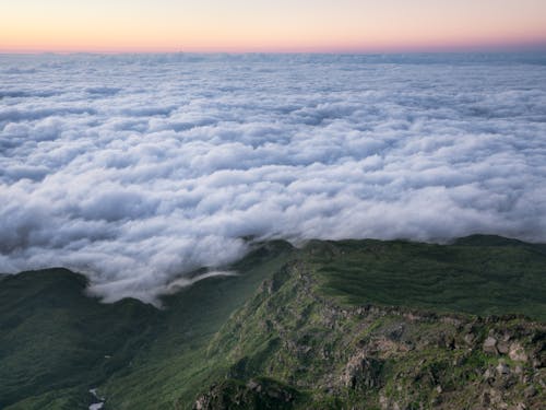 鳥海山の山頂から見る雲海