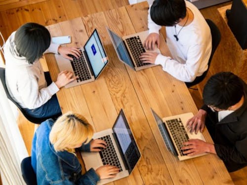 仲間と日々切磋琢磨しあいながら成長していける環境を用意しています