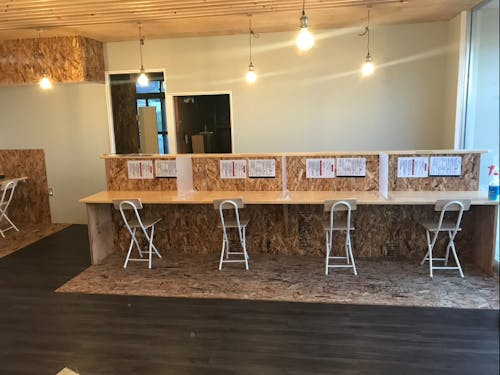 清潔な店内、接客がしやすい設計になっています。