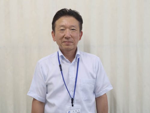 森林インストラクターの資格を持つ里中さん。「何でも気軽に聞いてください」