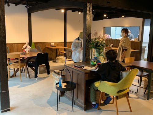 「かたや」の内観