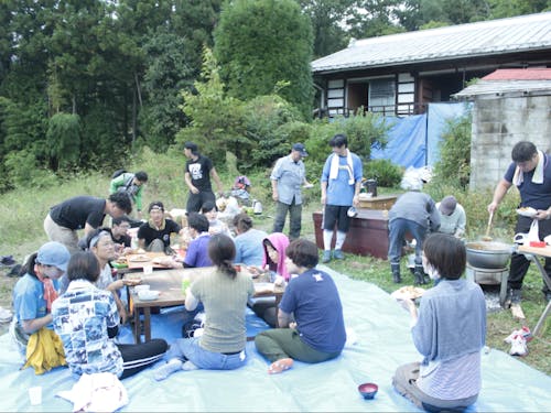 大きな羽釜でたいたご飯とカレー美味しかった〜