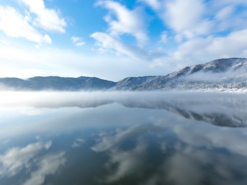 山と湖が近くにあるのでリフレッシュできるエリアです