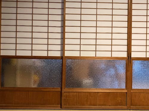 現代の生活様式には少ない”障子”の貼り替え