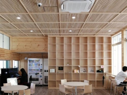 待合室にある壁一面の小箱を本でいっぱいにしたい！