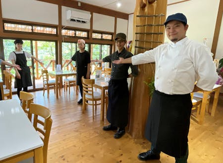Uターン移住後にレストランをオープンさせた佐藤さんに限定メニューを作っていただきます。