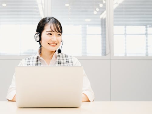 旅行者KOUBAへのご案内などが業務です