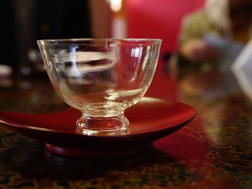 耐熱ガラス製の作品、九谷焼に留まらない創り手がいます