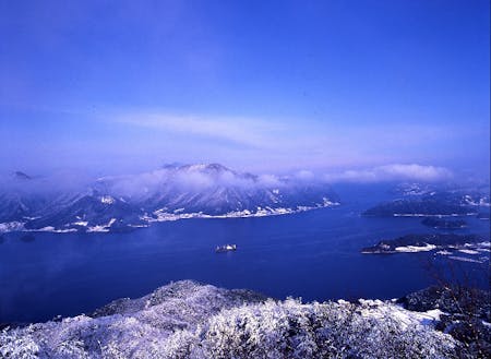 もうすぐ12月。近畿百景第1位に選ばれた眺望からの一コマ。きれいですが、極寒です。