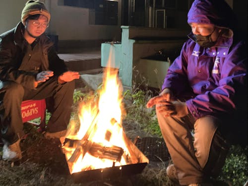 焚火を囲みながらのんびり朝活