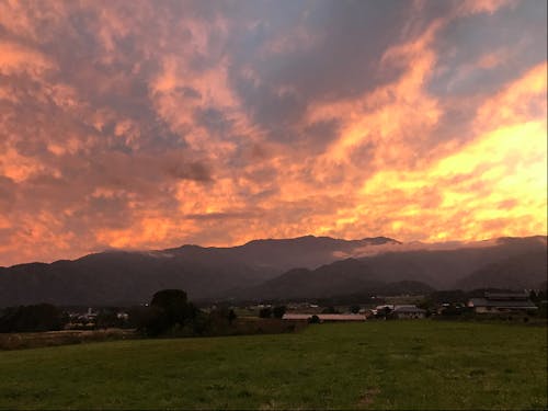 2つのアルプスに抱かれた生活は、毎日感動の景色に出会えます