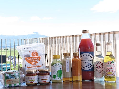 藤崎町の農家や事業者が地元農産物を使って付加価値を加えて開発した「ふじさき産品」。毎年様々な新商品が開発されています。