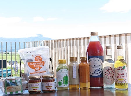 藤崎町の農家や事業者が地元農産物を使って付加価値を加えて開発した「ふじさき産品」。毎年様々な新商品が開発されています。