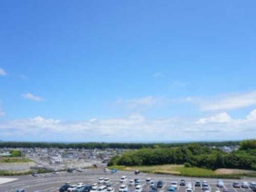 高台に立つ役場から見える景色