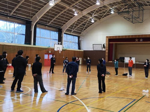 互いを知り、違いを認め、共につくっていく。大人達は汗かいてます