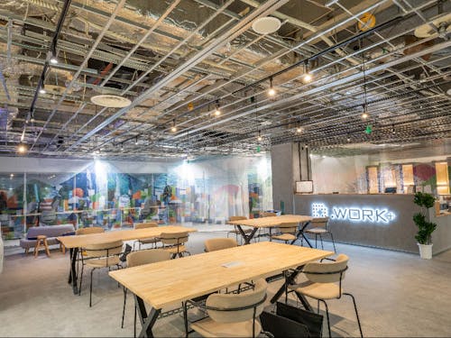 2022年に開設した駅ナカコワーキングスペース「ドットワークPlus」