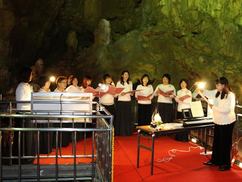洞内コンサート