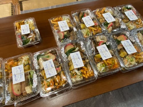おすそ分け事業で地域のお母さんたちが手作りしたおかず