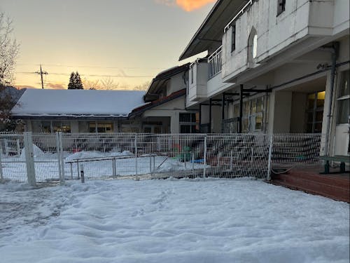 ちなみに私たちのオフィスの外はこんな感じです🥶