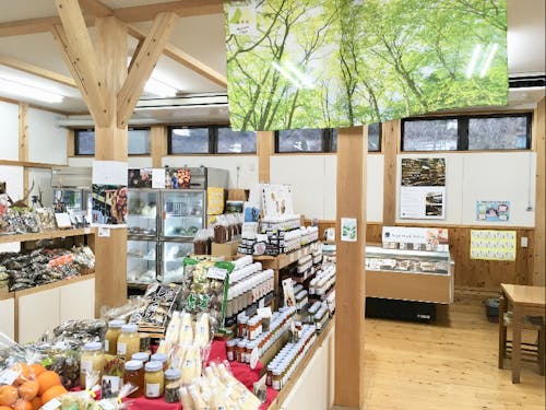 諸塚の特産品販売施設「もろっこはうす」