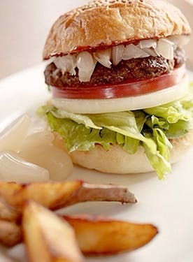 人気の三國バーガー／三國湊座