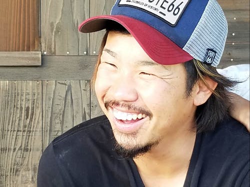 「伊上海浜公園オートキャンプ場」の管理人の河野さん