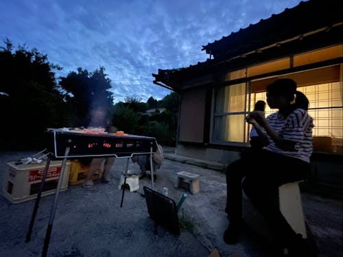 夏には庭でバーベーキューも!
