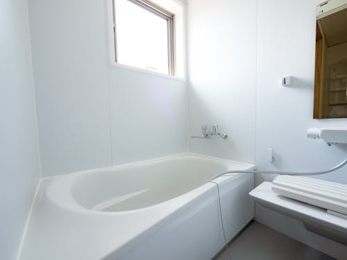 滞在体験棟(大)のお風呂 水回りはすべて新しいものです