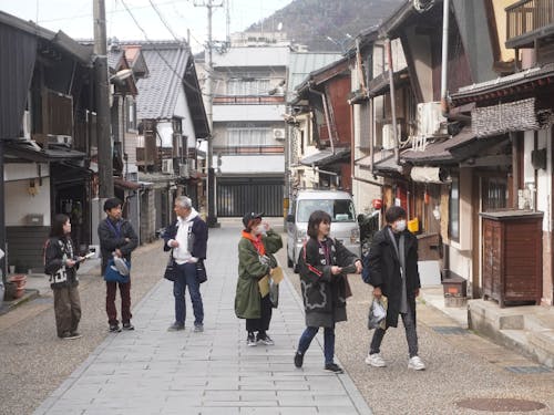 空き家拝見ツアーの様子
