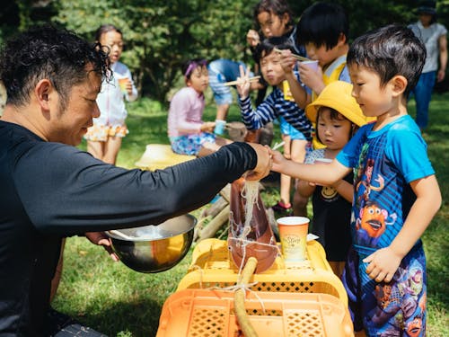 家族での移住者も多く、コミュニティでの支え合いも強い地域です。