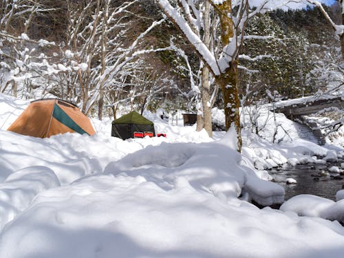 里山の自然を全身で浴びる、滝×テントサウナ 。極上テントサウナで「ととのう」旅プラン。村内事業者さんとの連携。