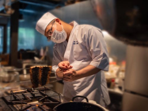 料理は、地産地消をメインとして岡山や周辺地域の食材を使用し、和を主とした和洋折衷で、日々創意工夫を凝らしています。