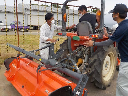農機の使い方も先輩農家さんから教えていただけます!