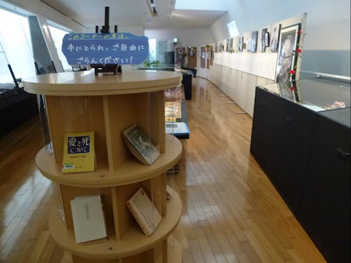 *図書館での補助業務もあります*