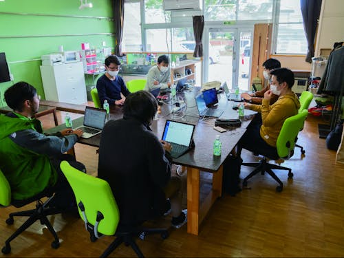 仕事を変えずに移住する方も増えております!